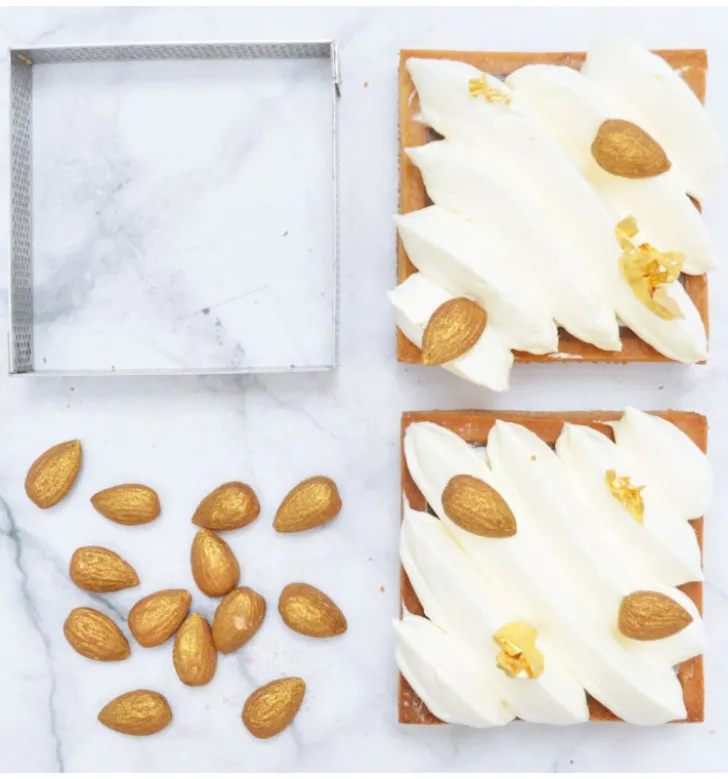 4 cercles à tartelettes perforés carrés 8 x 8 cm