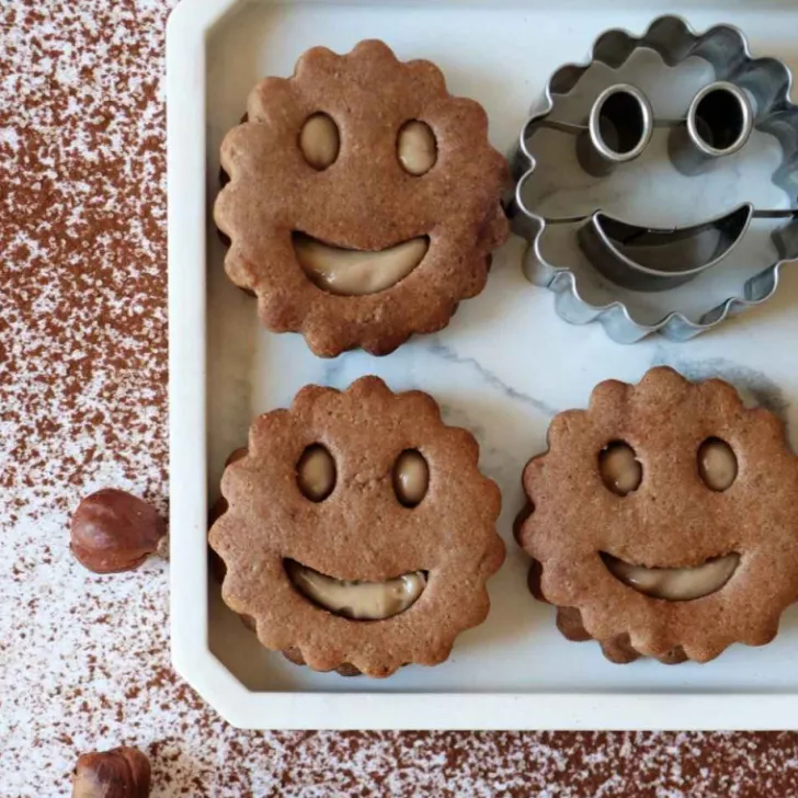 2 emporte-pièces pour biscuits sourire
