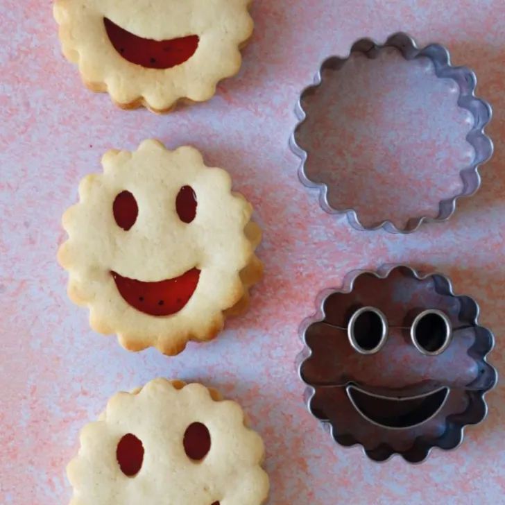 2 emporte-pièces pour biscuits sourire