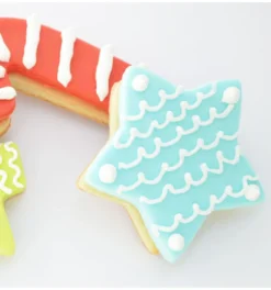 Seau 18 emporte-pièces de Noël pour biscuits et sablés